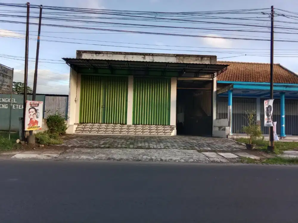 Rumah dan ruko pinggir jalan raya kanigoro blitar