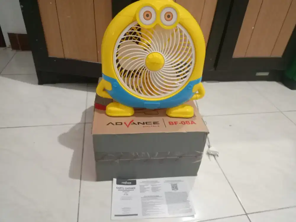 Kipas angin minion merk advanced kondisi bagus baru tinggal running