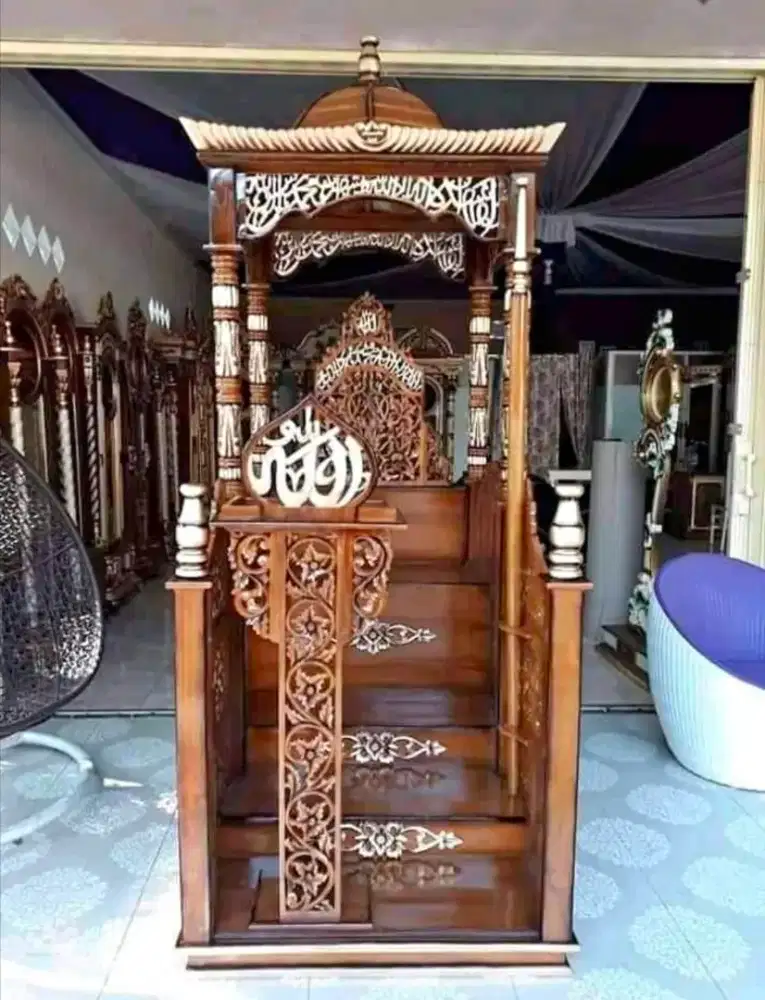mimbar masjid ukir