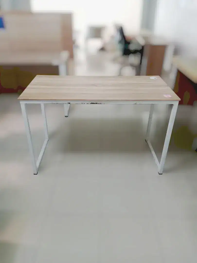 Meja tulis / kantor
