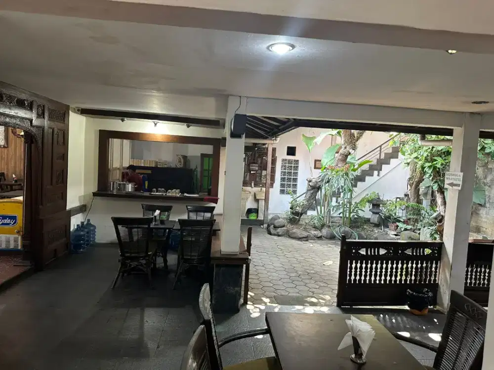 Ruang usaha mainroad pajajaran strategis dan parkir luas sewa