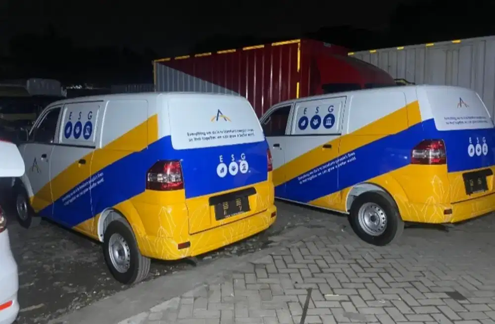 Stiker mobil branding