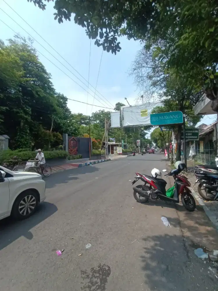 Dijual tanah ama bangunan pusat perdagangan di kota probolinggo