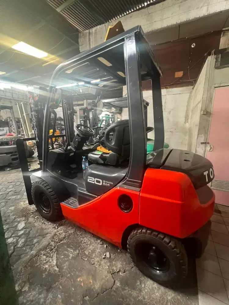 Toyota 8FD20 2 Ton Mast Standard