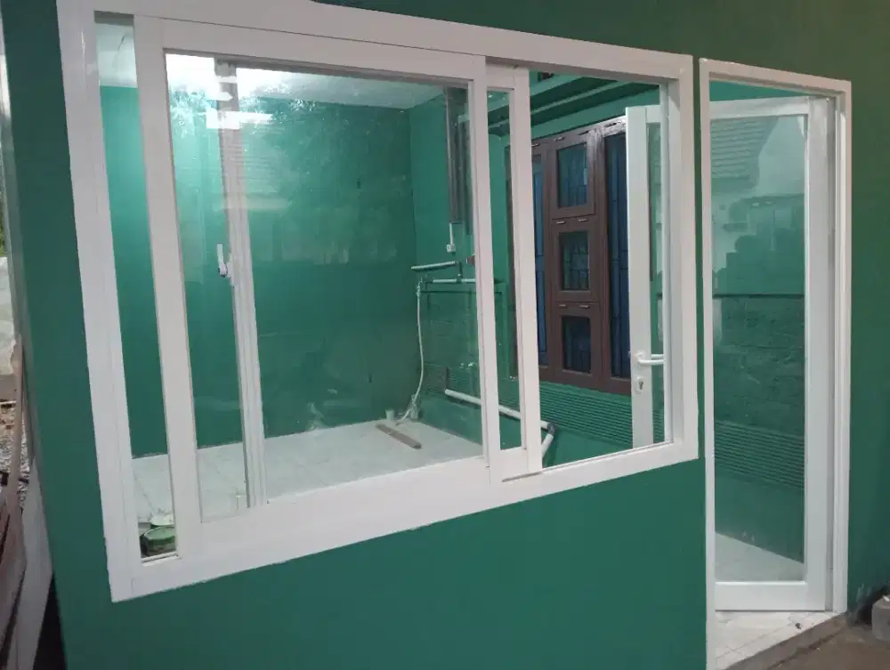 Kusen aluminium Dan kaca