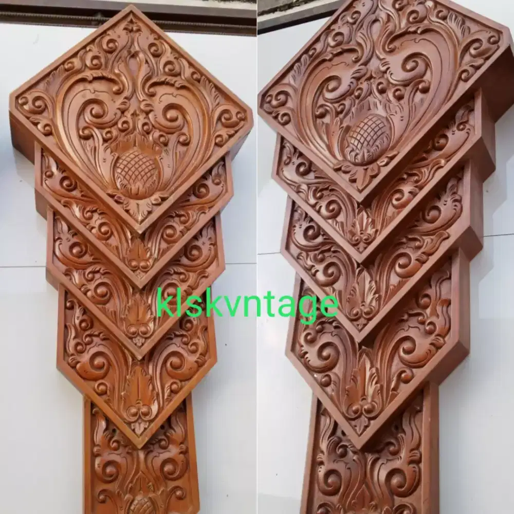 Pajangan relief antik