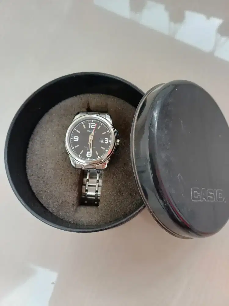 Jam tangan Casio wanita model classic