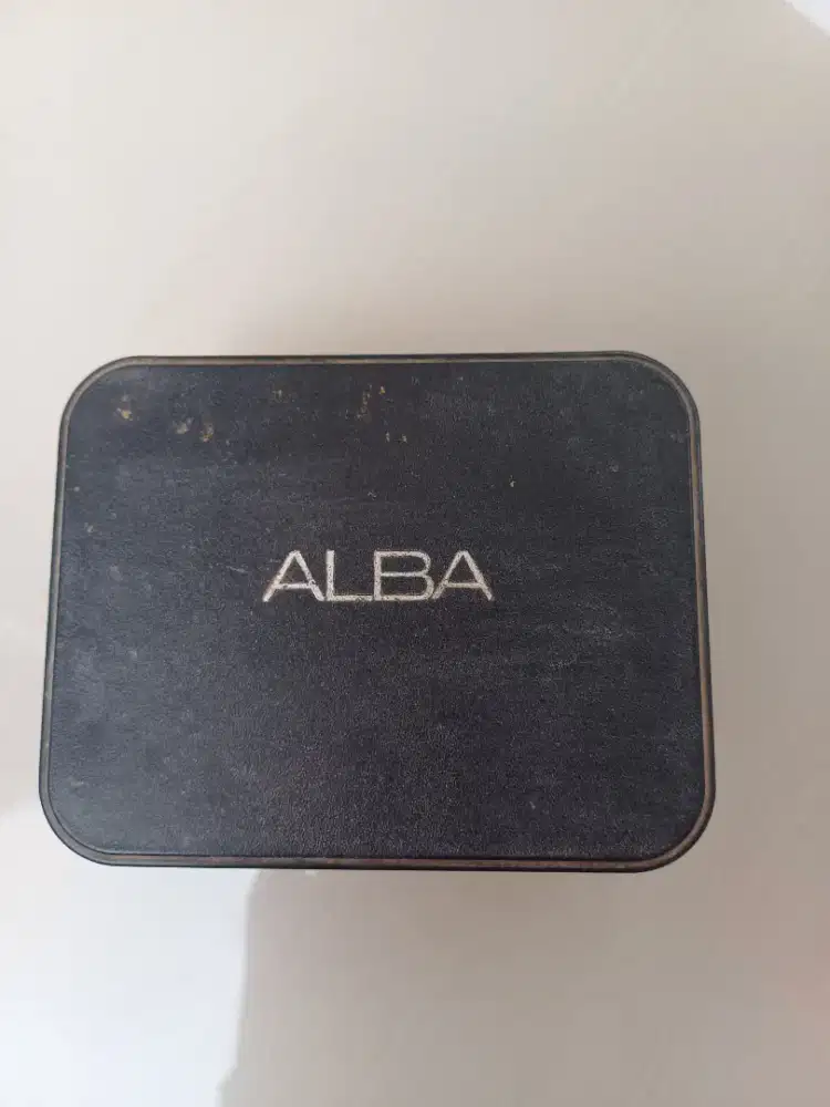 Jam tangan wanita ALBA model classic