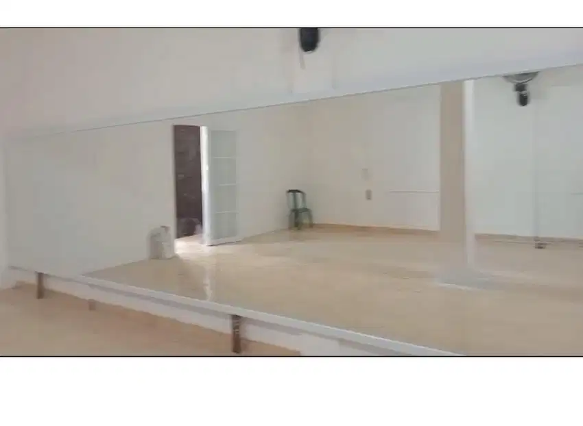 Kaca cermin ex tempat senam