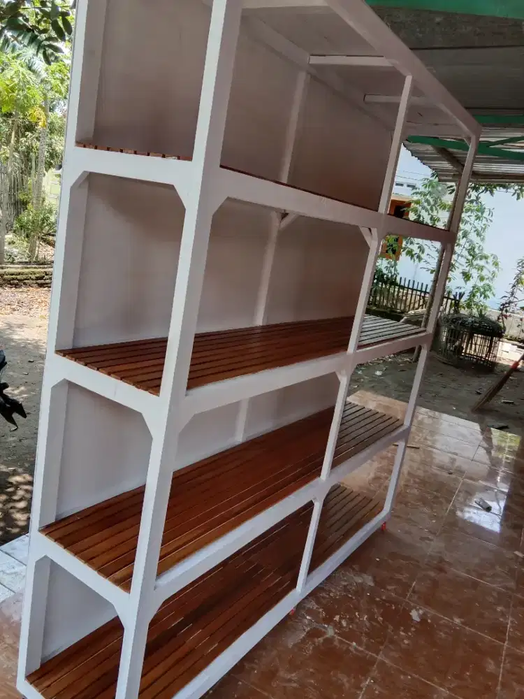 Rak toko rak kayu