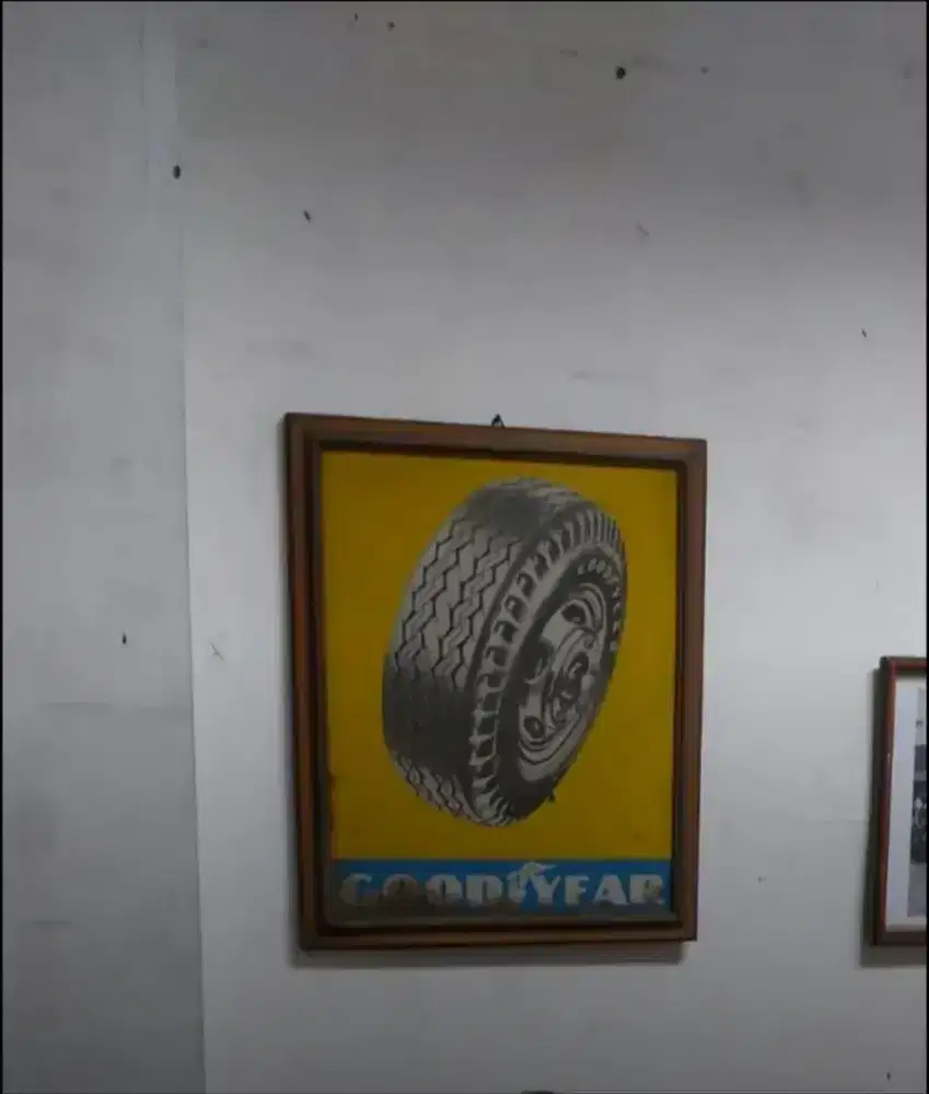 ENAMEL GOOD YEAR VINTAGE THIN