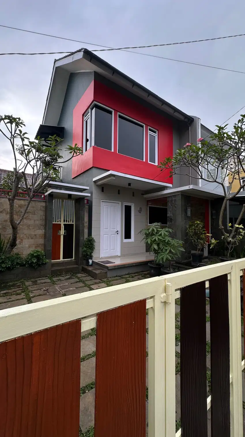 Dijual Rumah Konsep Villa Type 65/120 Di Atas Kota Cimahi
