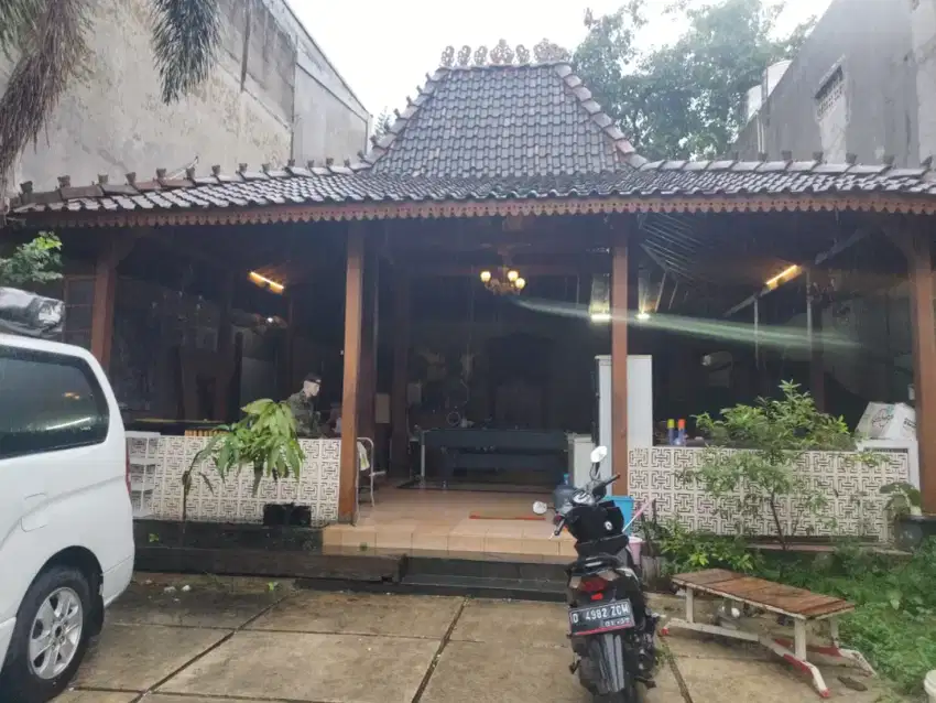 Sewa atau jual , cocok utk resto atau gudang