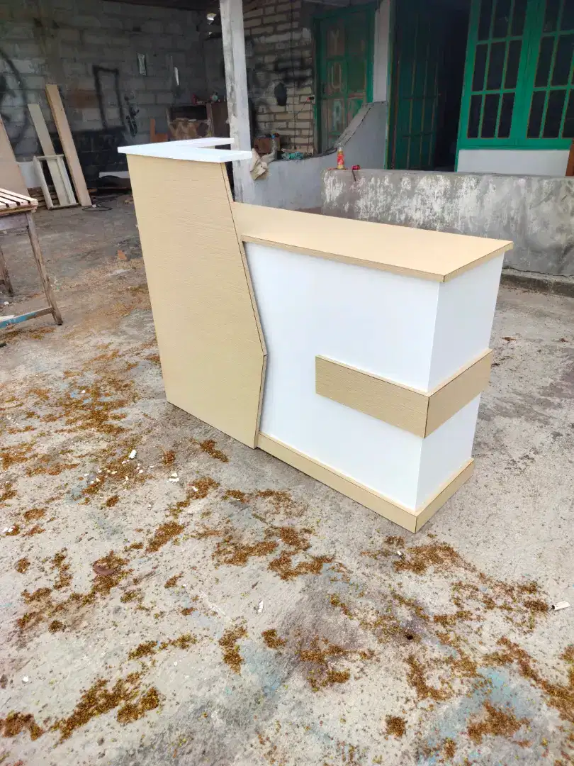 Meja bar minimalis