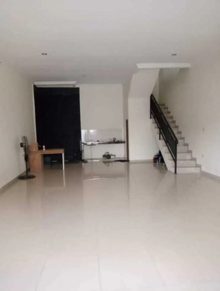 Dijual Cepat Ruko 2,5 lt siap pakai rapi area Mustika Jaya