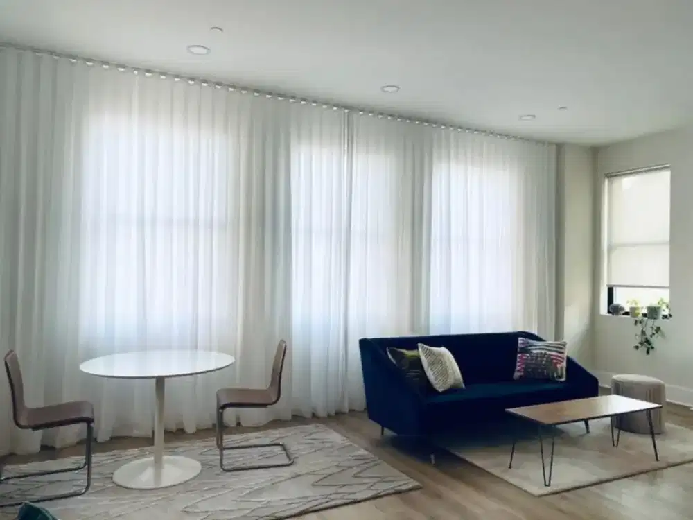 Pasang gordyn gorden murah vertikal roll blind jasa wallpaper dinding