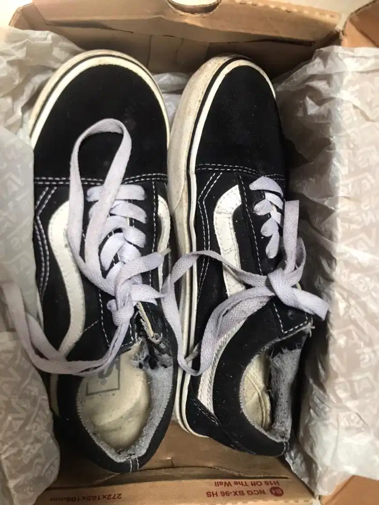 sepatu vans old skool black white