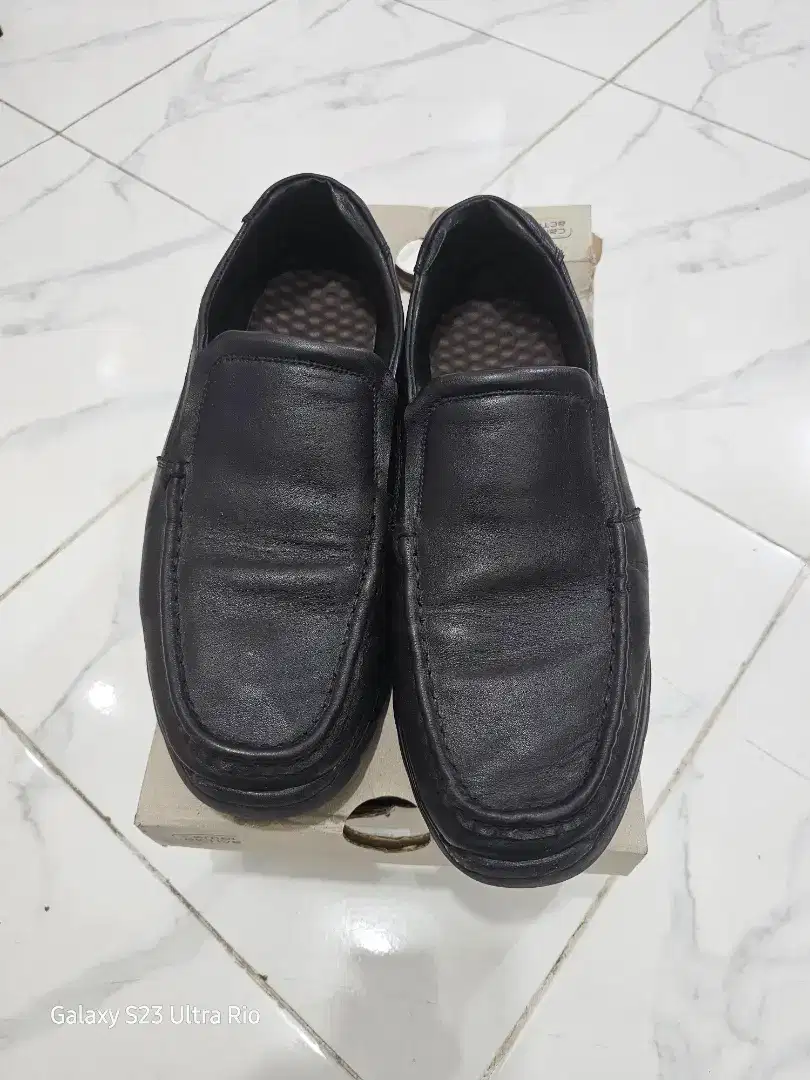 Sepatu kantor Camel formal kulit asli. Size 43-44