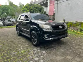 Fortuner g trd 2015 matic bensin,black panel,last edition