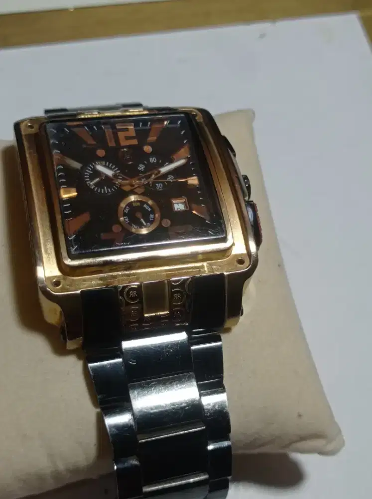 Jam tangan Merek : Cerruti 1881