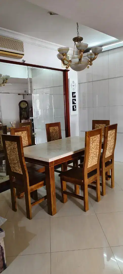 MEJA MAKAN KAYU JATI MARMER