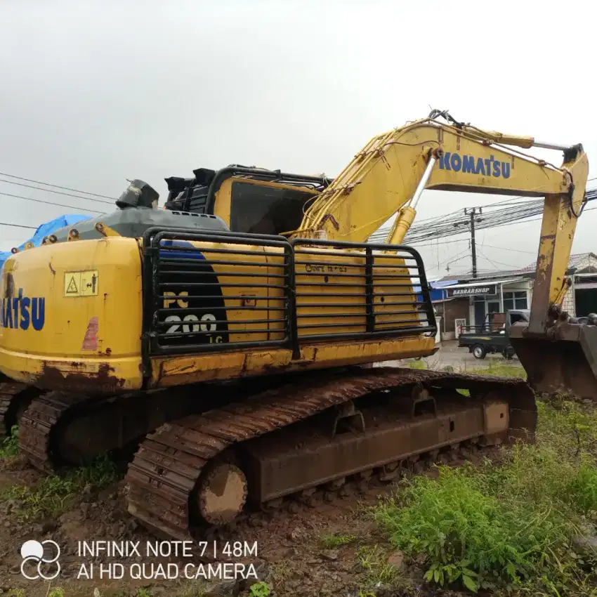 Excavator Ekskavator Komatsu PC 200-8