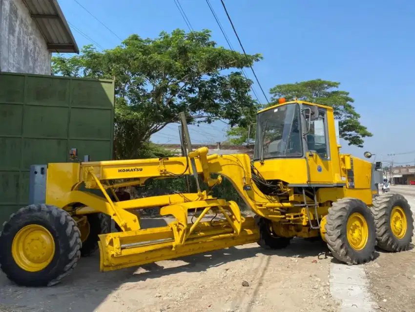 Grader GD511A siap