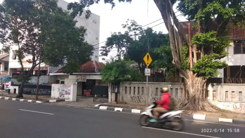 Rumah pinggir Jl. Raya Ciputat Kebayoran Lama cocok untuk usaha