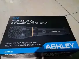 Mic ASHLEY i200 Baeu