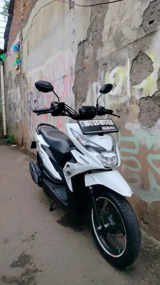 Bissmillah dijual motor Honda beat street 2018