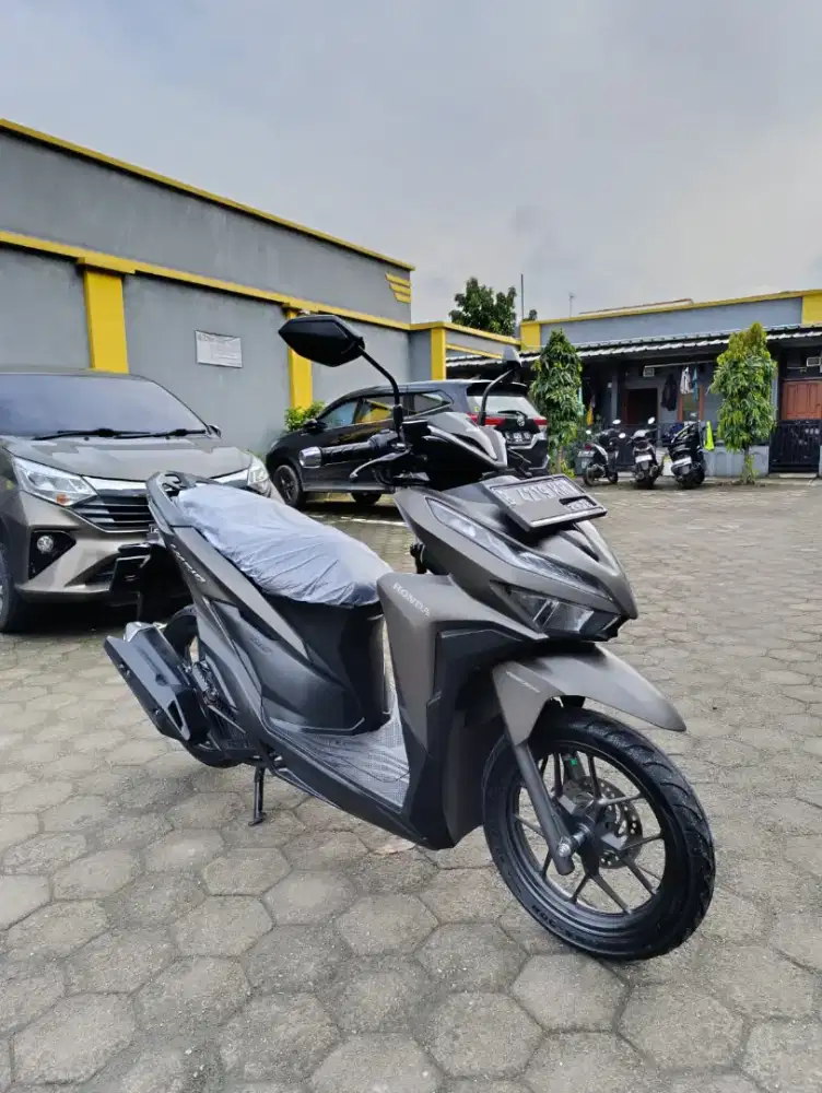 Bissmillah dijual motor Honda Vario LED new 2021 pemakaian