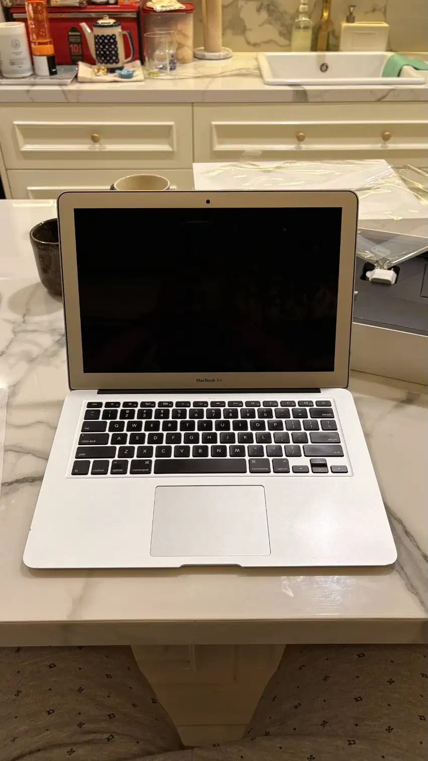 MacBook Air 7,2  A1466  (2015 Air 13”)
