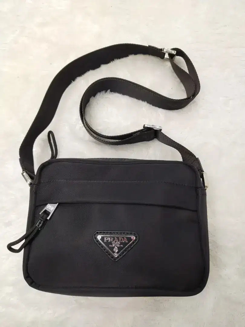 Luxury PRADA slingbag sangat mewah dan bagus banget