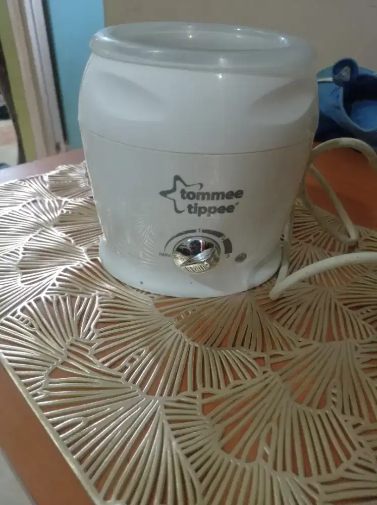 Alat penghangat susu tomee tipee