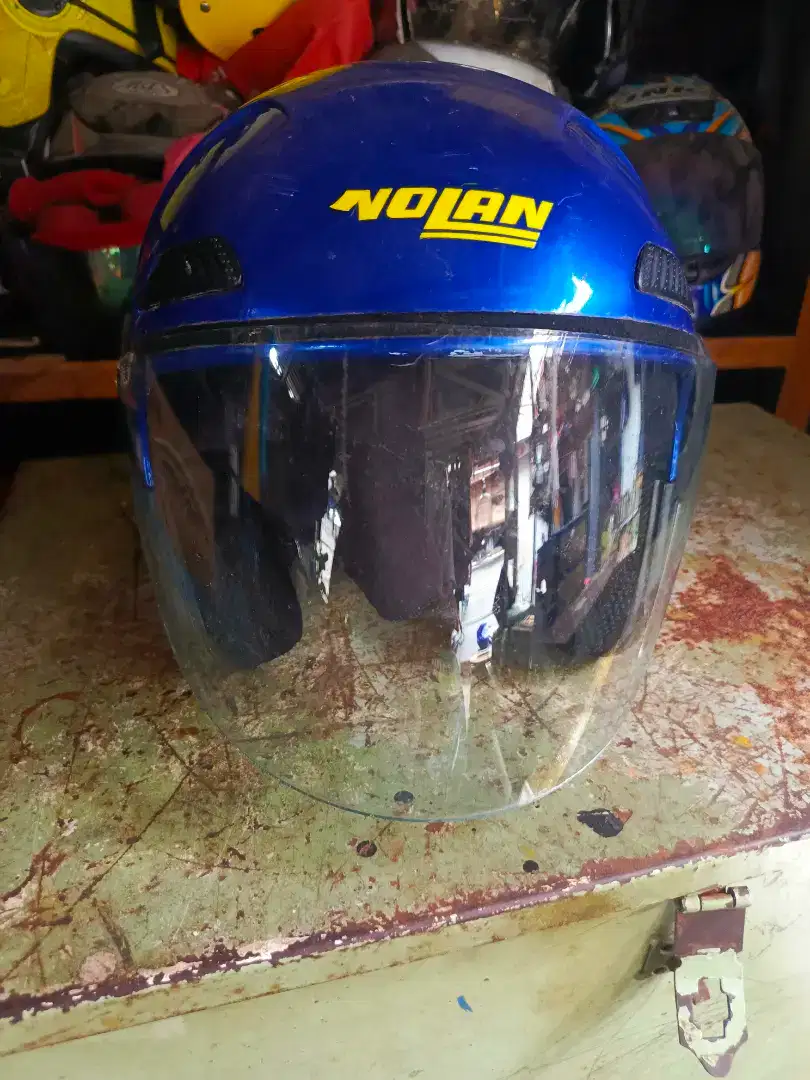 Helm Nolan ukuran M bahan