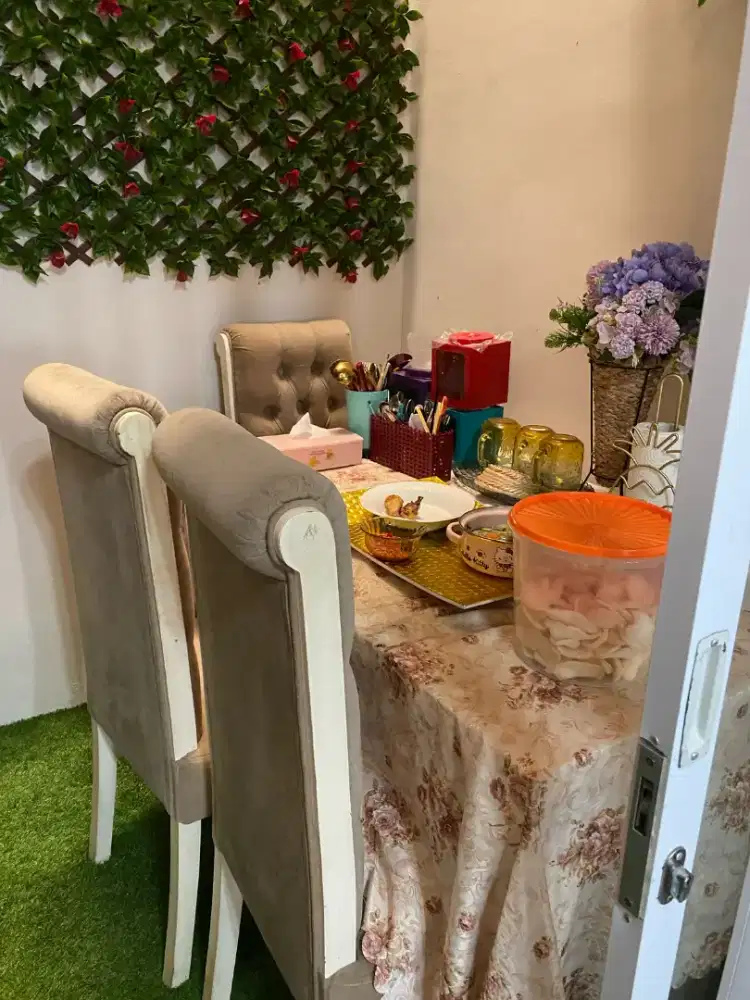 Dijual cepat meja makan 4 kursi