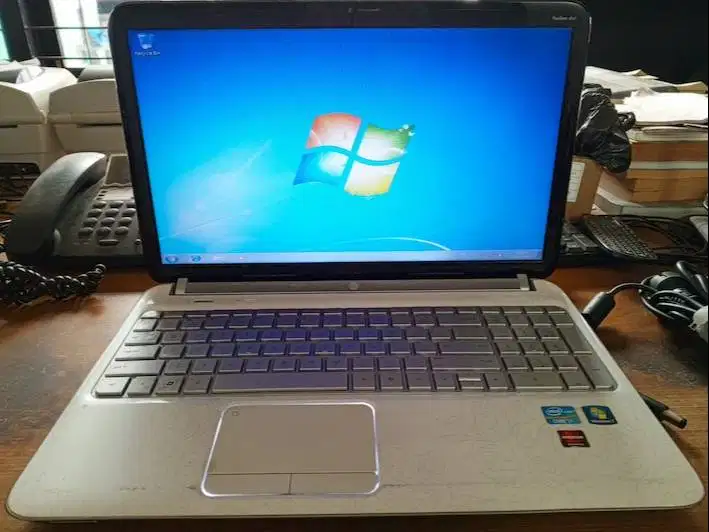 Dijual Laptop HP Pavilion DV6 Notebook PC Putih motif