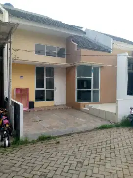 Over kredit murah rumah cluster 1.5lt dkt Lippo Karawaci Tangerang
