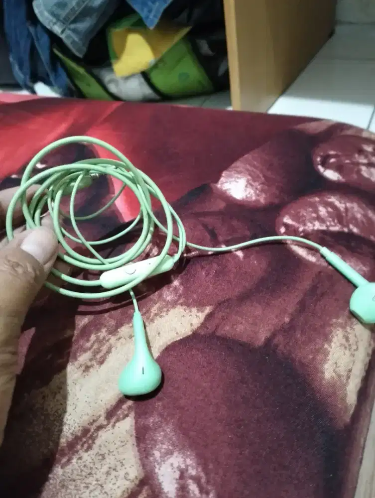 Jual earphone uneed