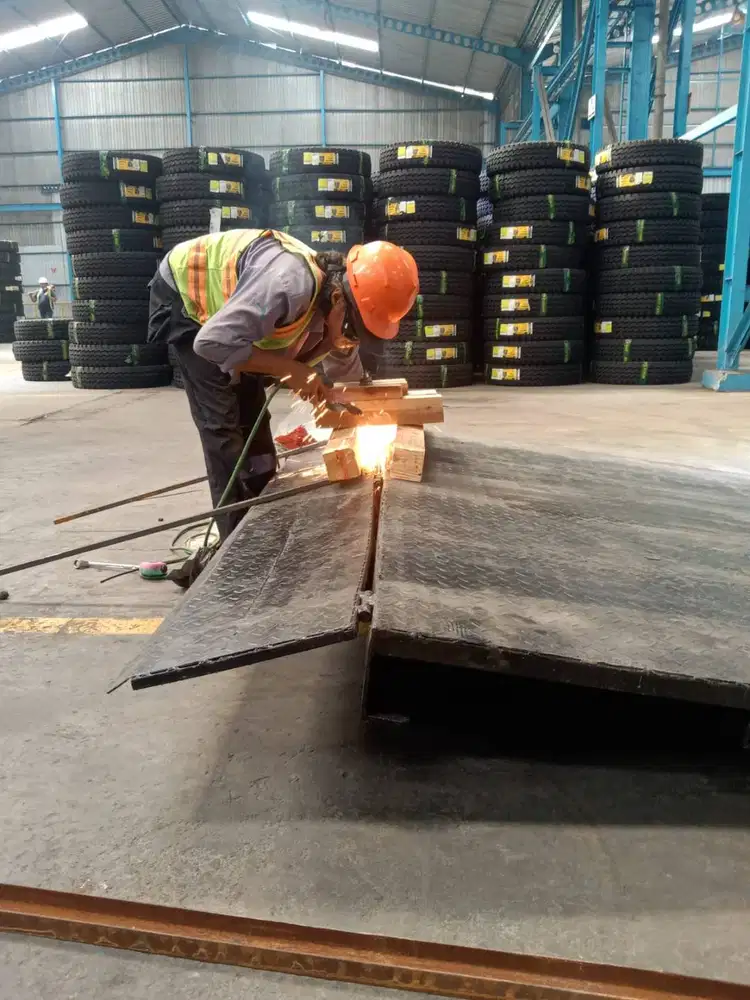 Menerima Pembuatan Konstruksi Besi