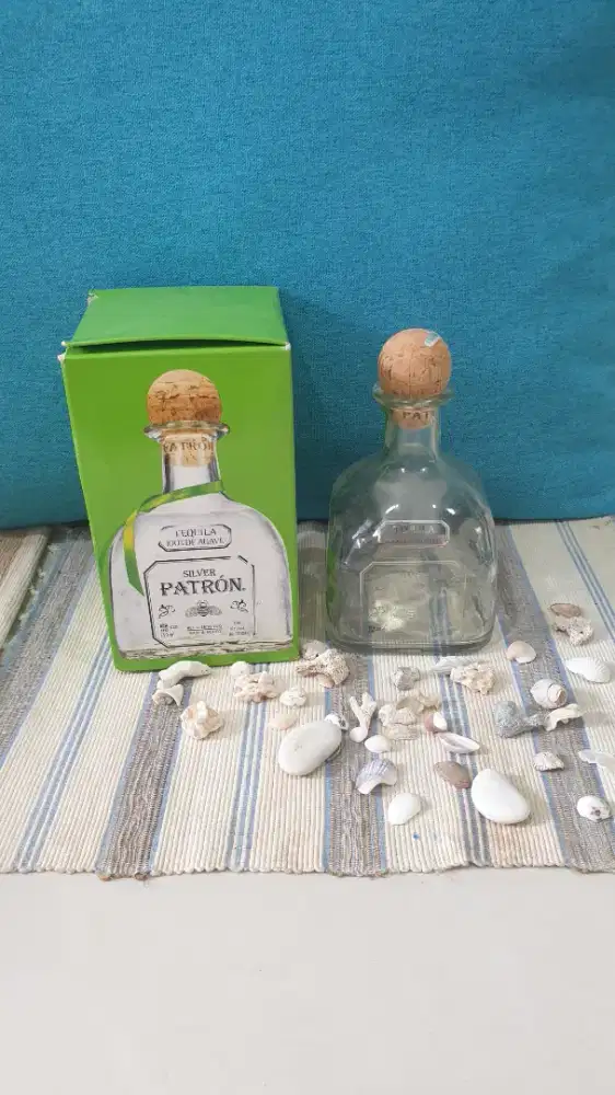 Botol kosong bekas minuman