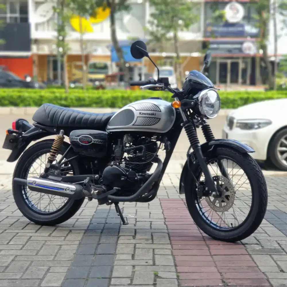 KAWASAKI W175 CAFE NIK 2023 KM LOW 4RB