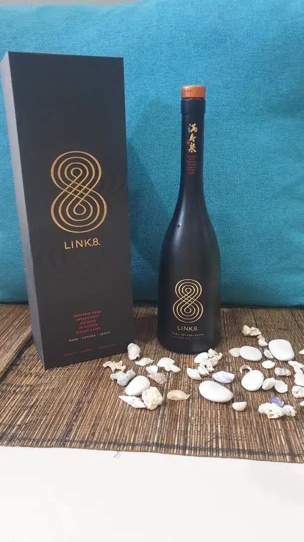 Botol kosong bekas minuman