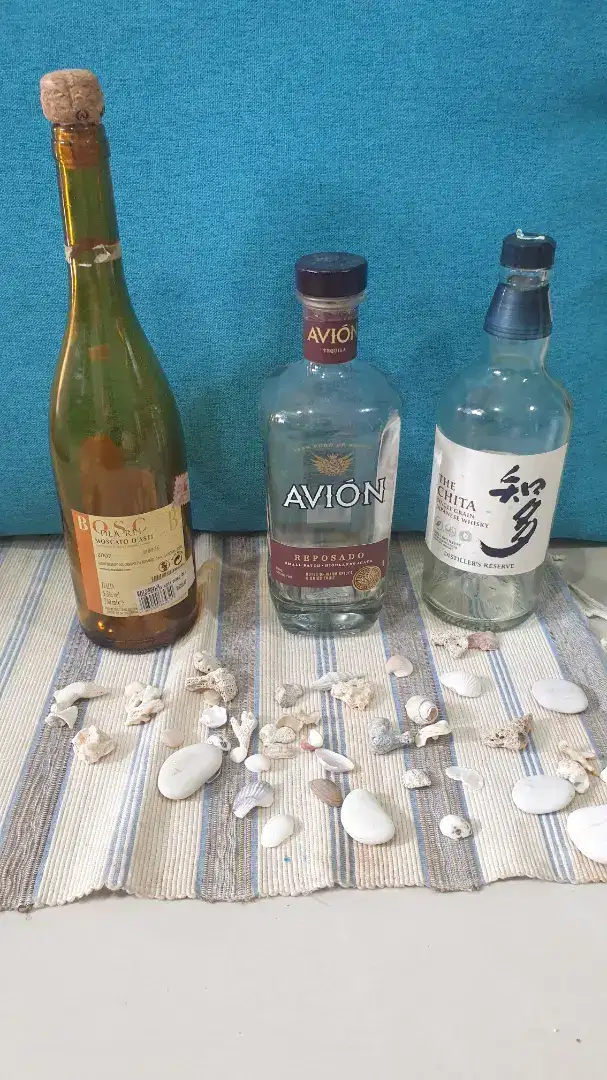 Botol kosong bekas minuman