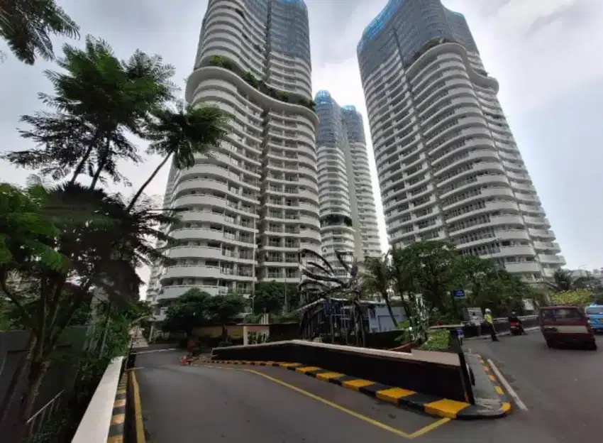 JUAL CEPAT APARTMENT THE ROYALE SPRINGHILL