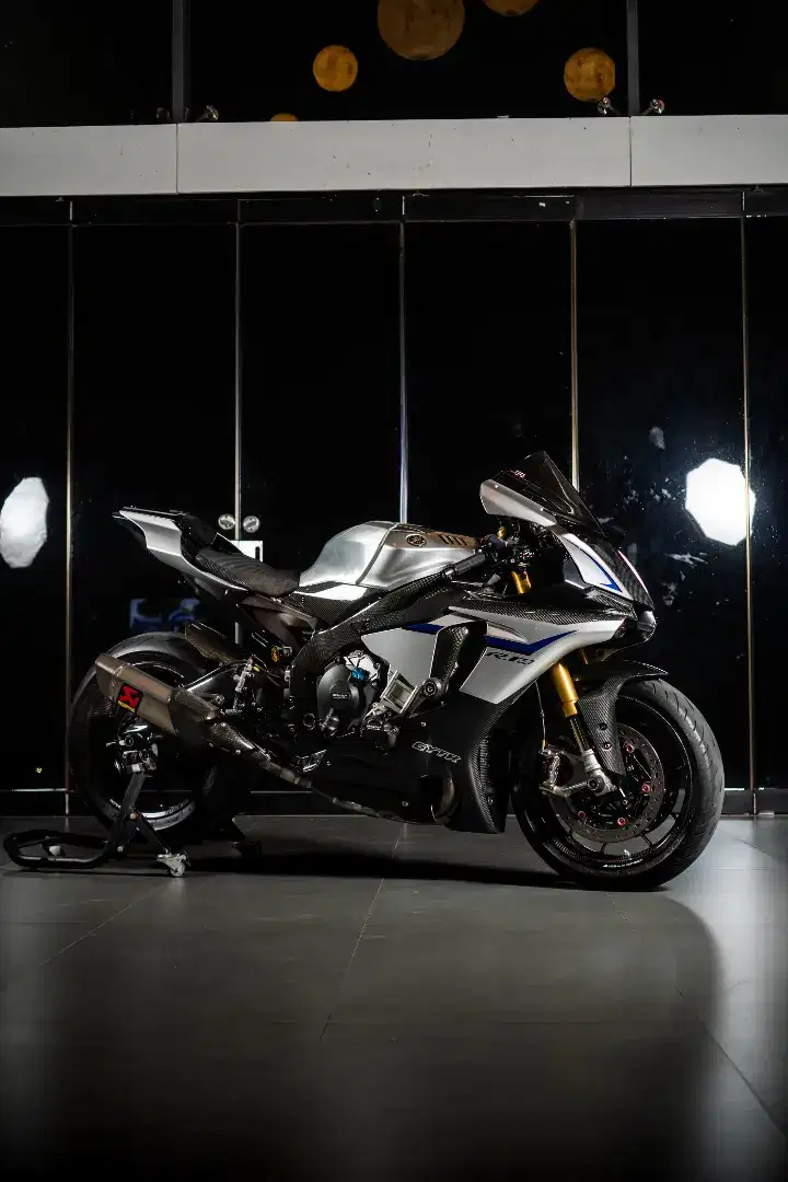 Yamaha YZF-R1M Silver Blue Carbon 2015 Mods Up To 200Jtan