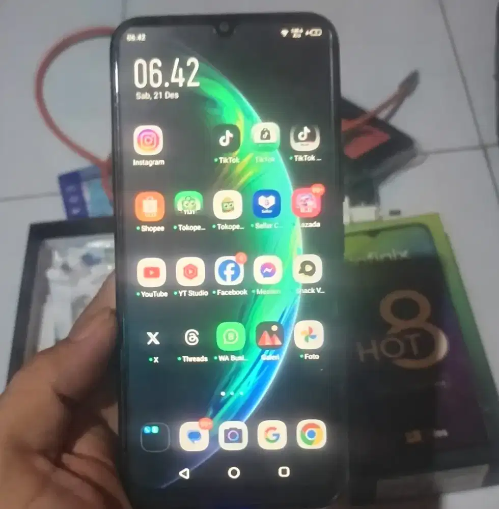Infinix Hot 8 atau Seri X650C Warna Quetzal Cyan RAM 4 GB ROM 64 GB Ok