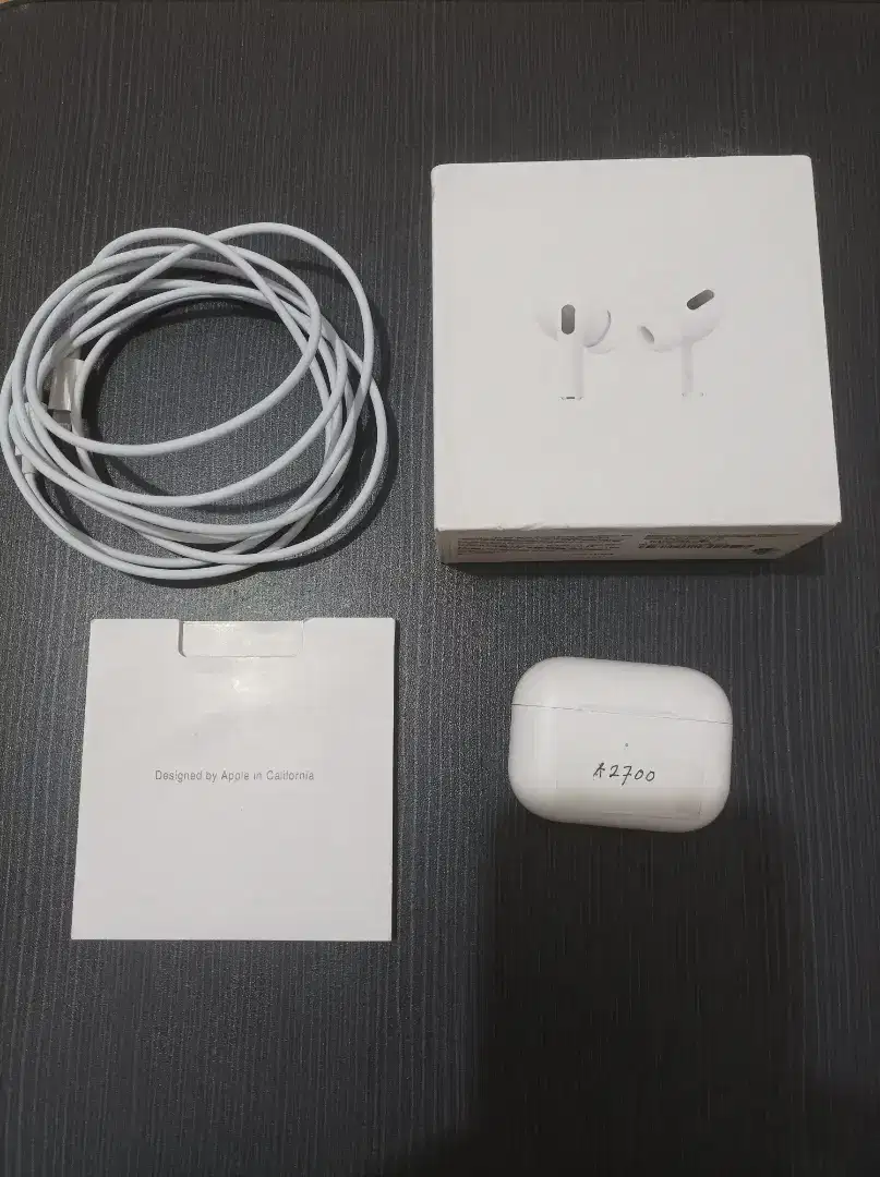Apple AirPods Pro (1st Generation) A2700 Lightning Charging Case