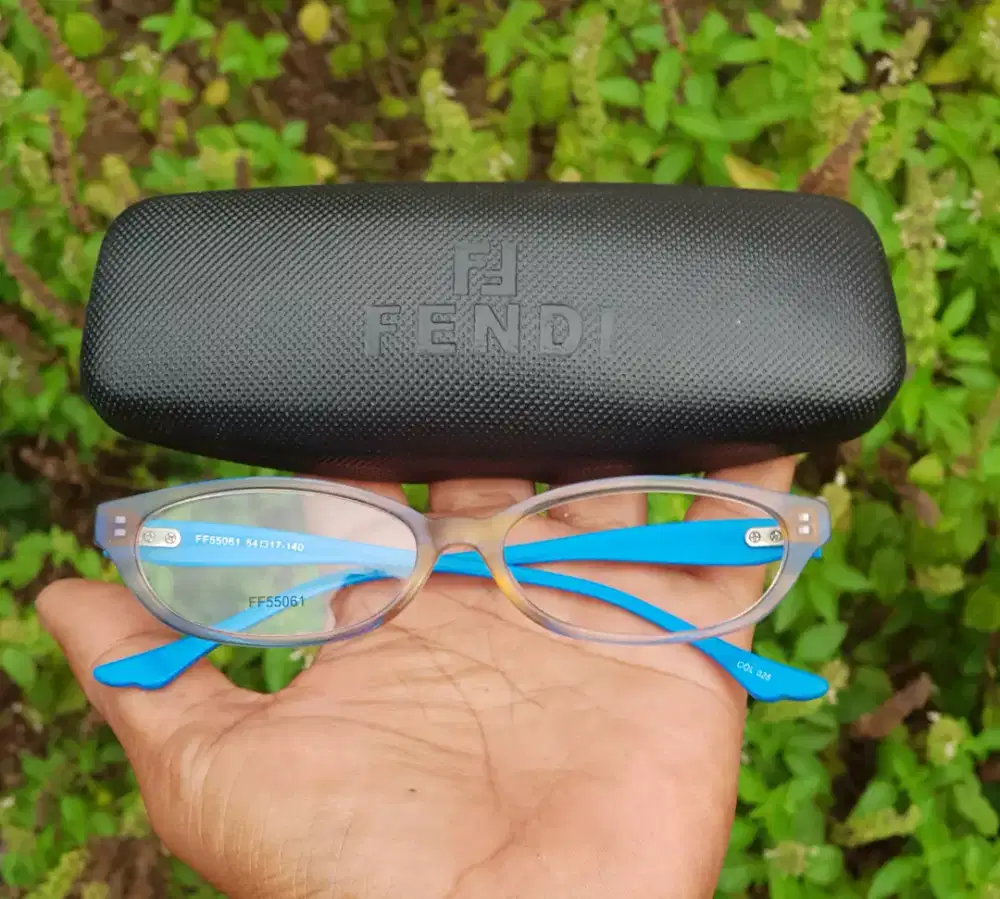 Frame kacamata FENDI bahan acetate