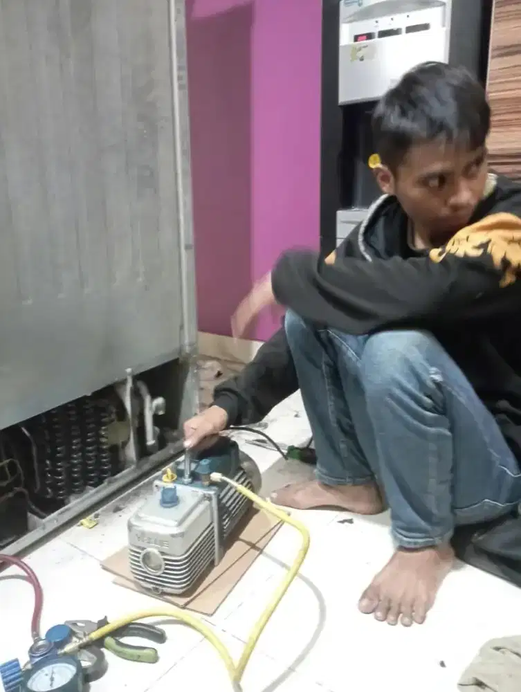 Menerima service kulkas AC Freezer box